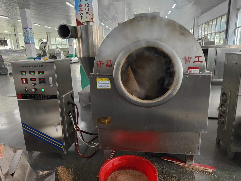 遼寧客戶試機許昌智工300斤炒貨機炒制磨油芝麻 遼寧客戶試機許昌智工300斤炒貨機炒制磨油芝麻